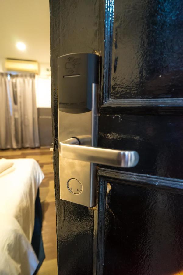 V Hotel Johor Bahru Dış mekan fotoğraf