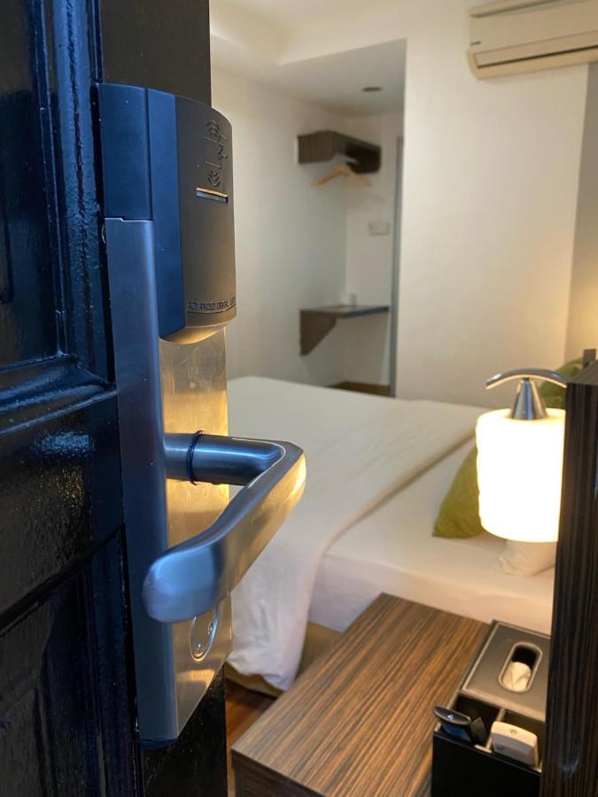 V Hotel Johor Bahru Dış mekan fotoğraf