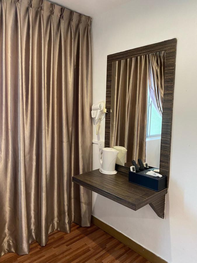 V Hotel Johor Bahru Dış mekan fotoğraf