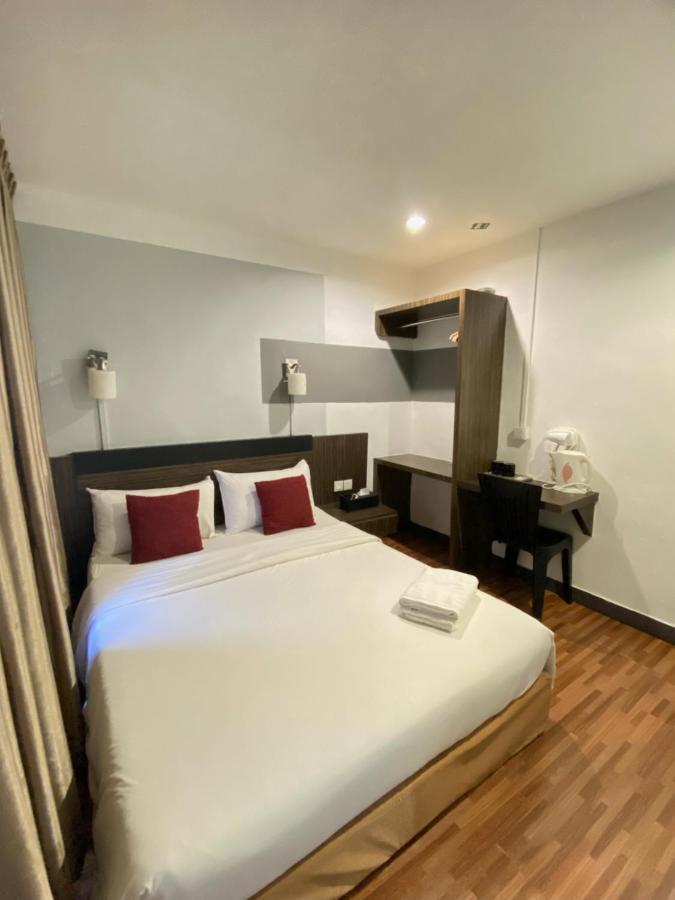V Hotel Johor Bahru Dış mekan fotoğraf