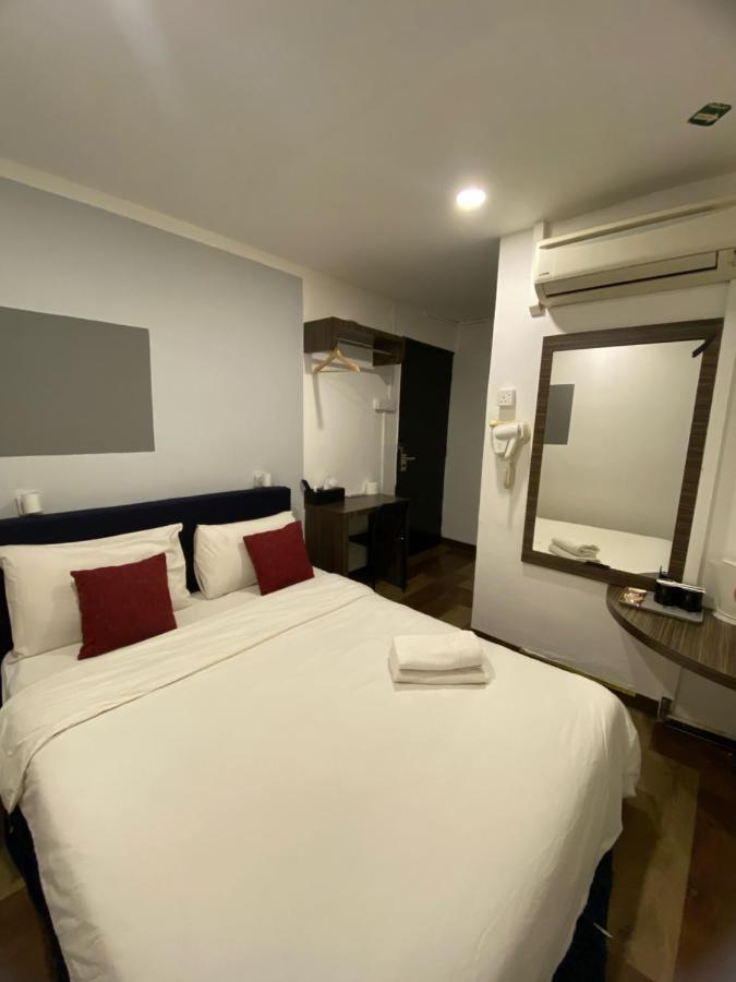 V Hotel Johor Bahru Dış mekan fotoğraf