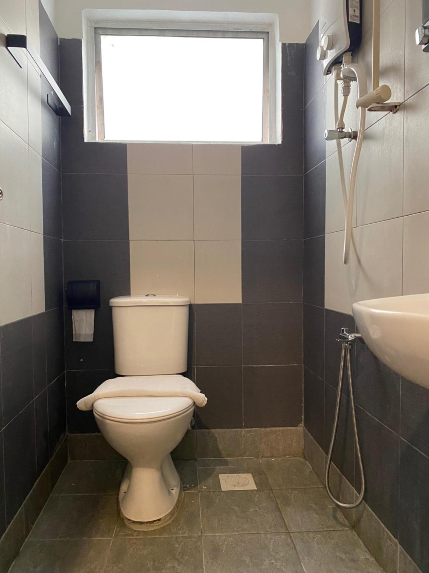 V Hotel Johor Bahru Dış mekan fotoğraf