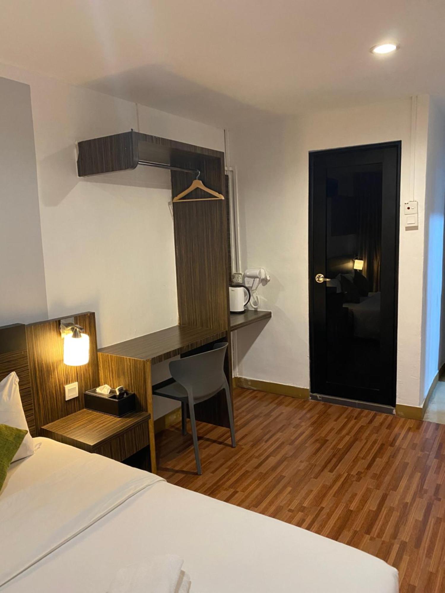 V Hotel Johor Bahru Dış mekan fotoğraf