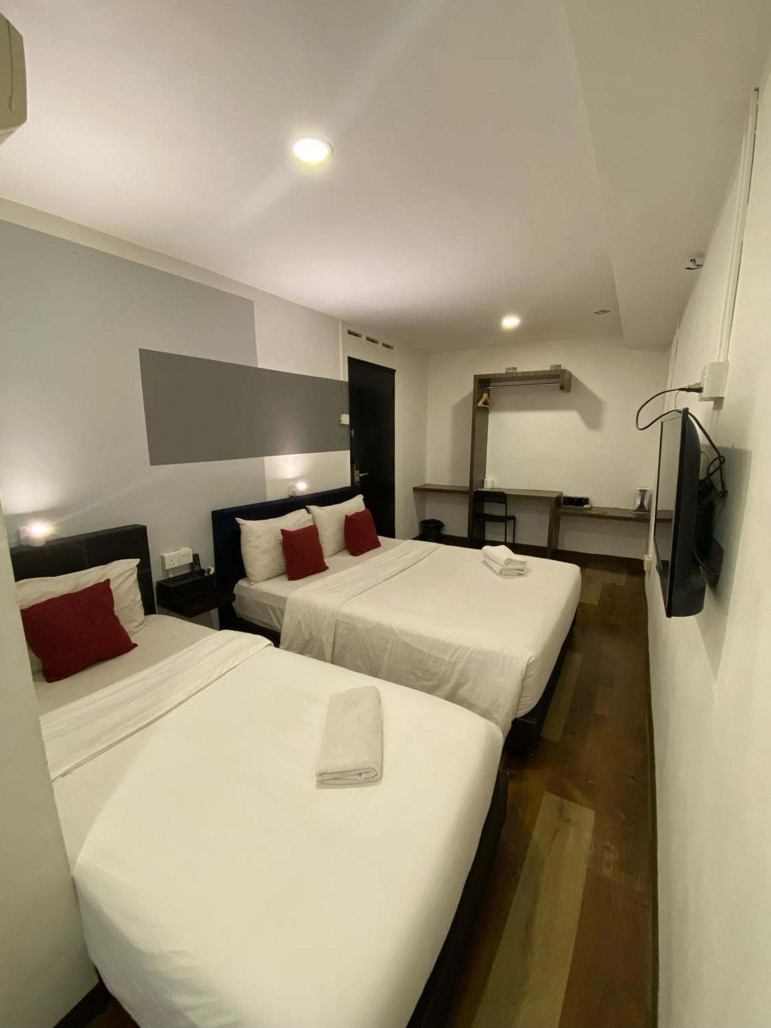 V Hotel Johor Bahru Dış mekan fotoğraf