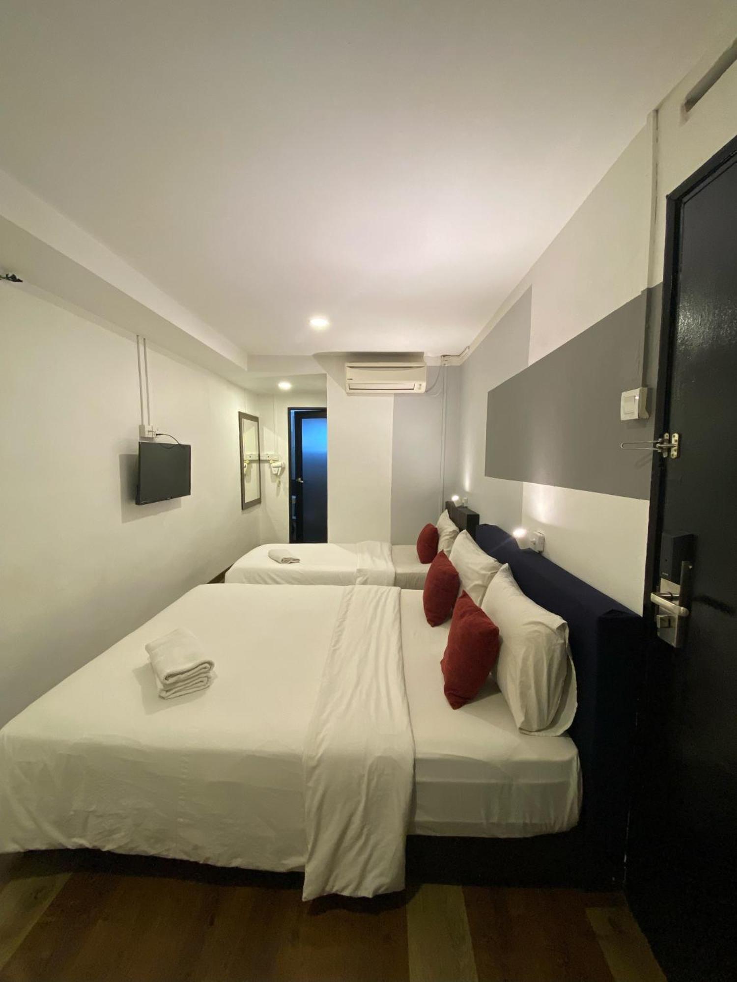 V Hotel Johor Bahru Dış mekan fotoğraf