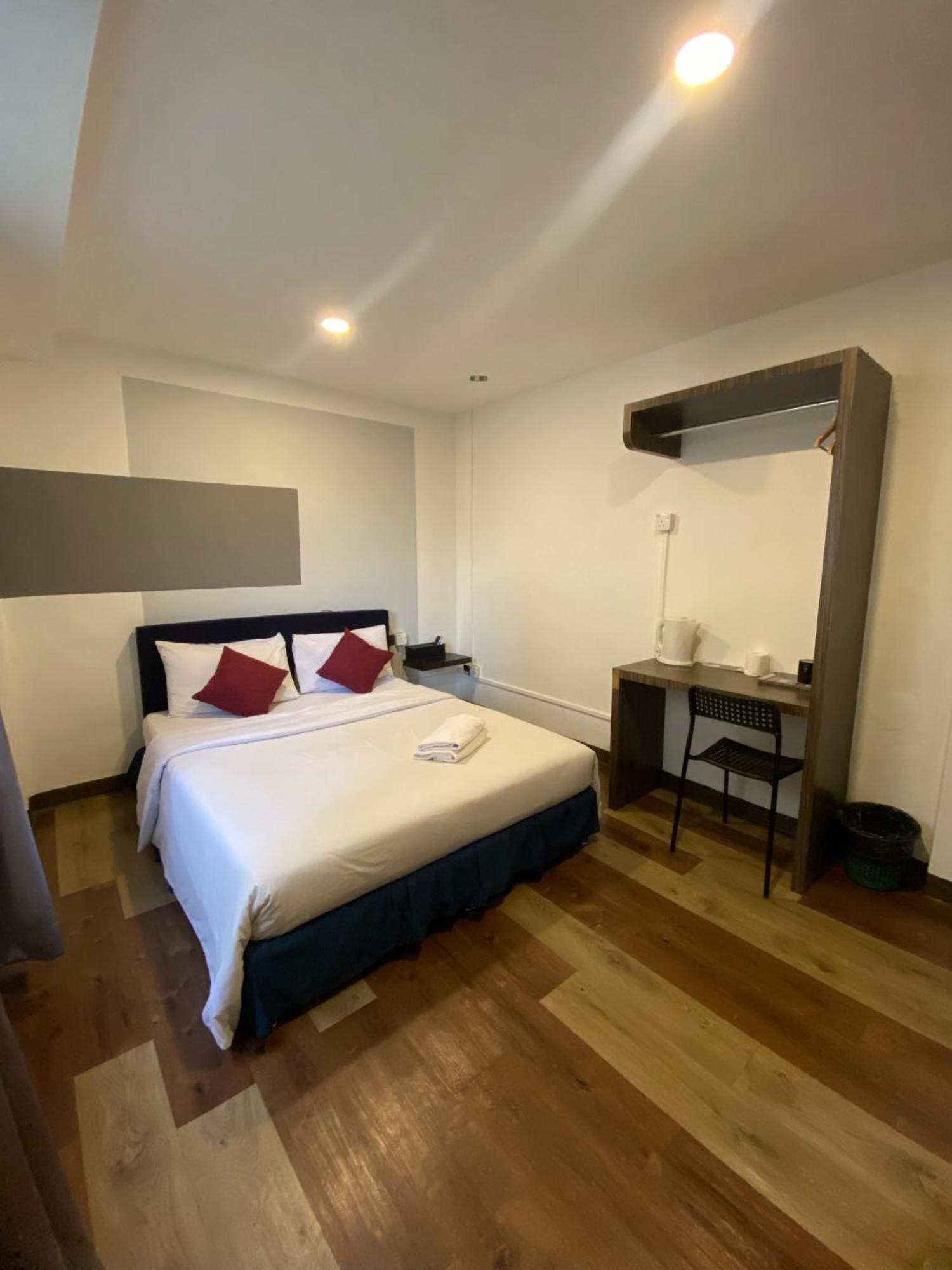 V Hotel Johor Bahru Dış mekan fotoğraf