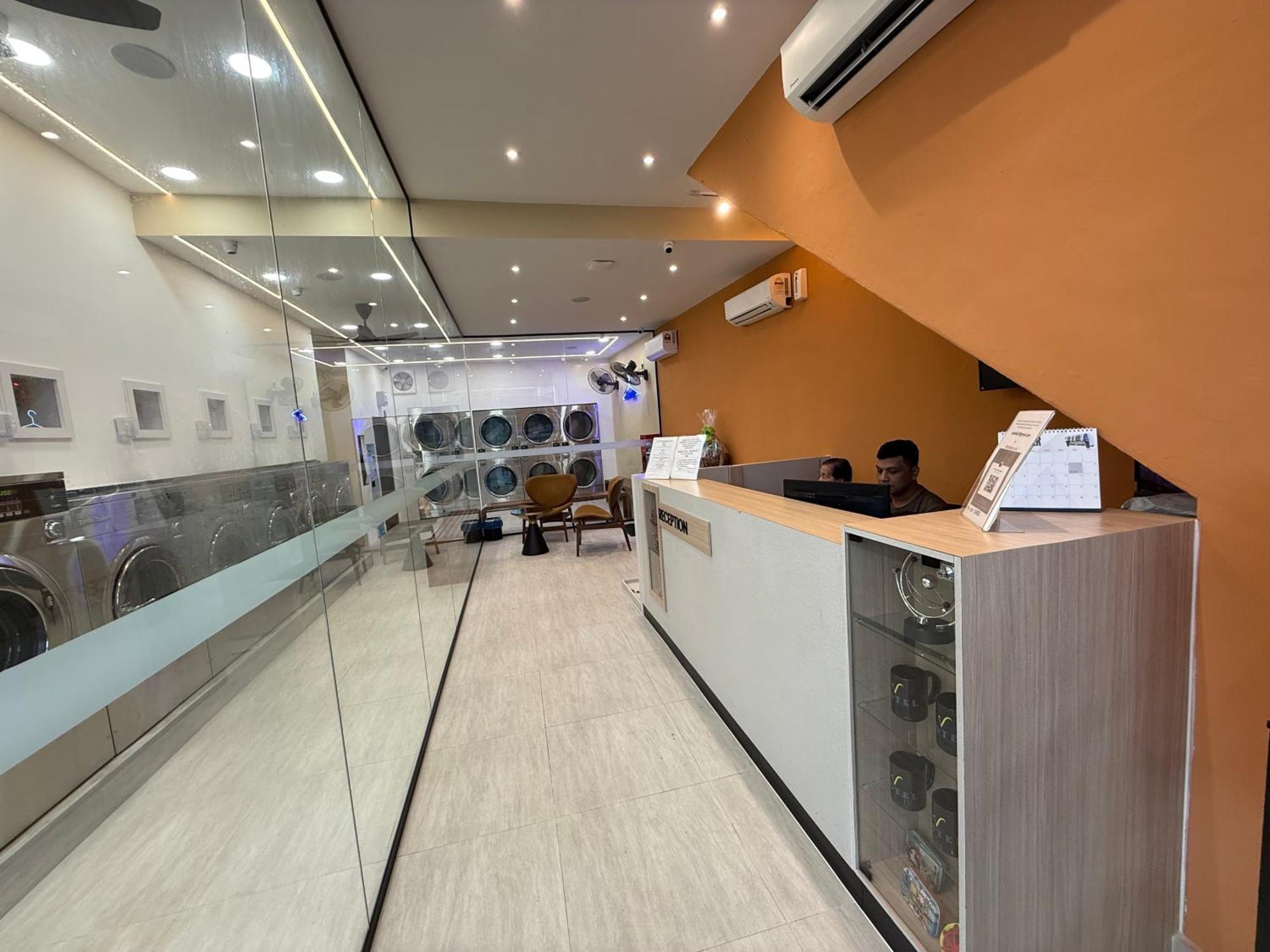 V Hotel Johor Bahru Dış mekan fotoğraf
