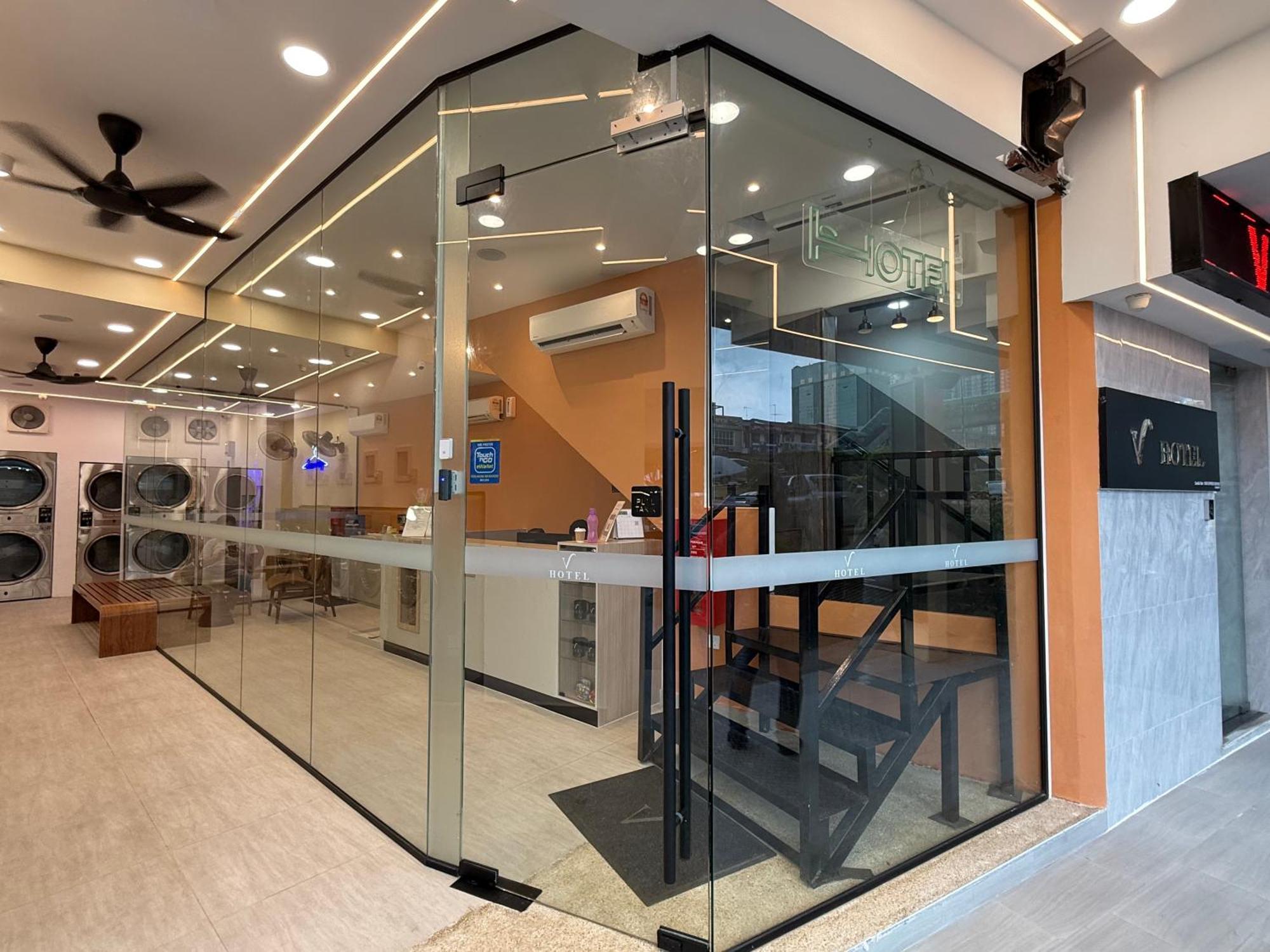 V Hotel Johor Bahru Dış mekan fotoğraf
