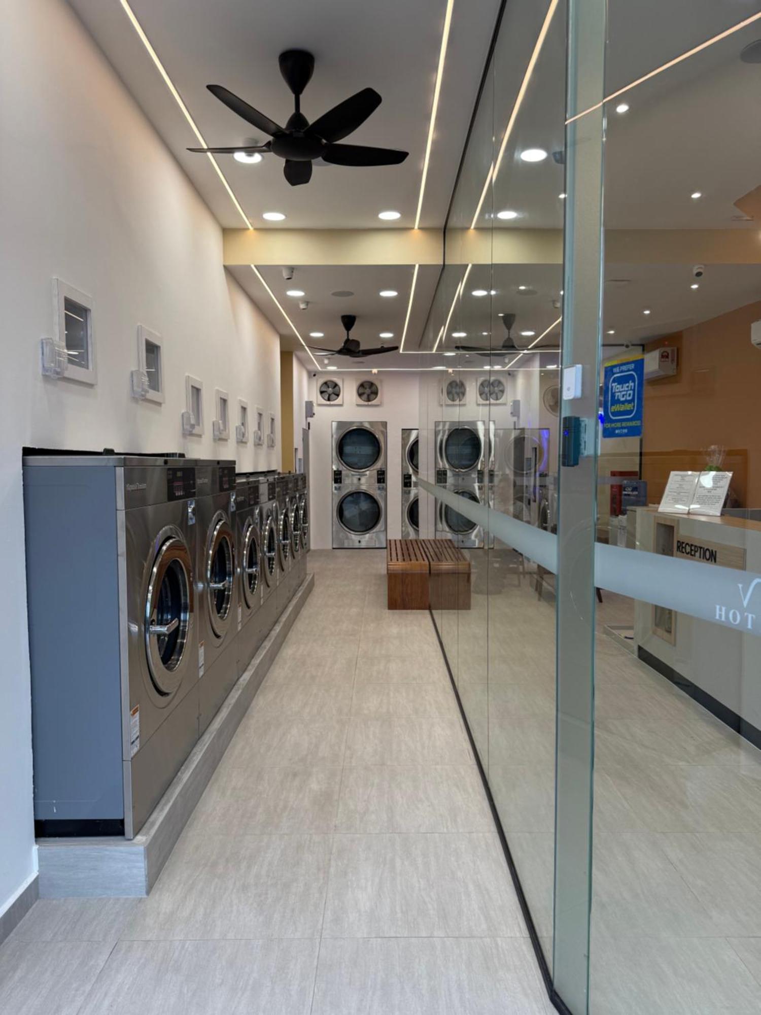 V Hotel Johor Bahru Dış mekan fotoğraf